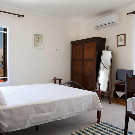 Evi Lefkada City